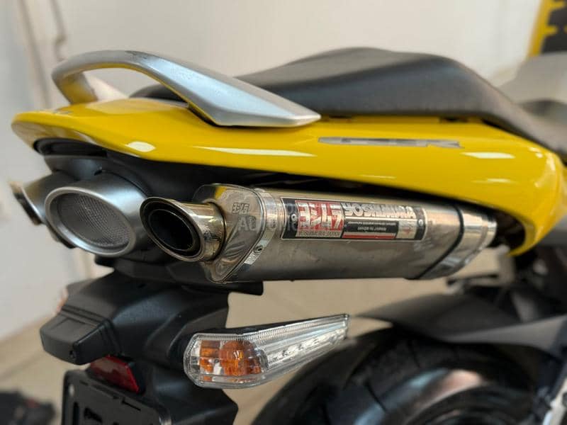 Suzuki GSR 600 YOSHIMURA