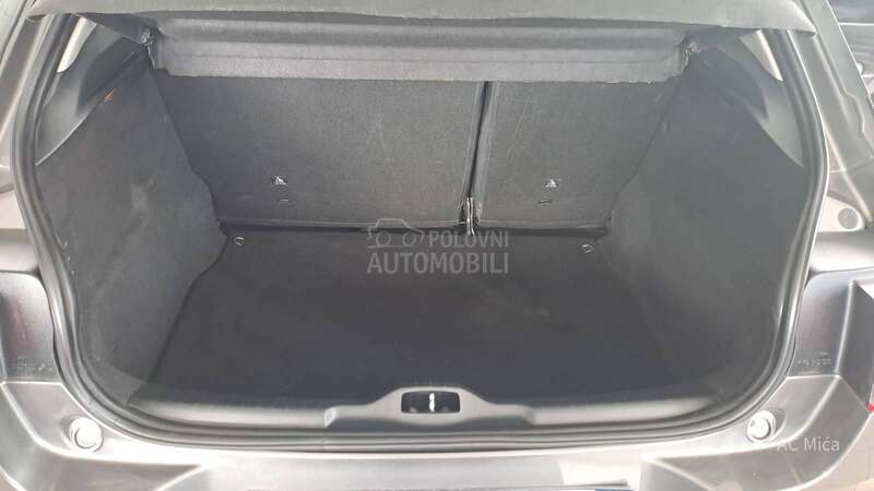 Citroen C4 Cactus 1.5 BLU NAV ALU LED