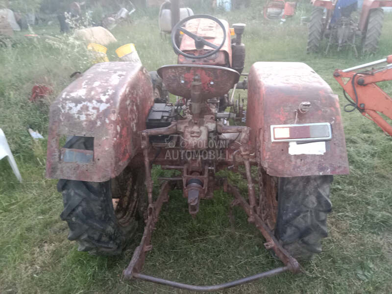 Ursus 335,ima papire