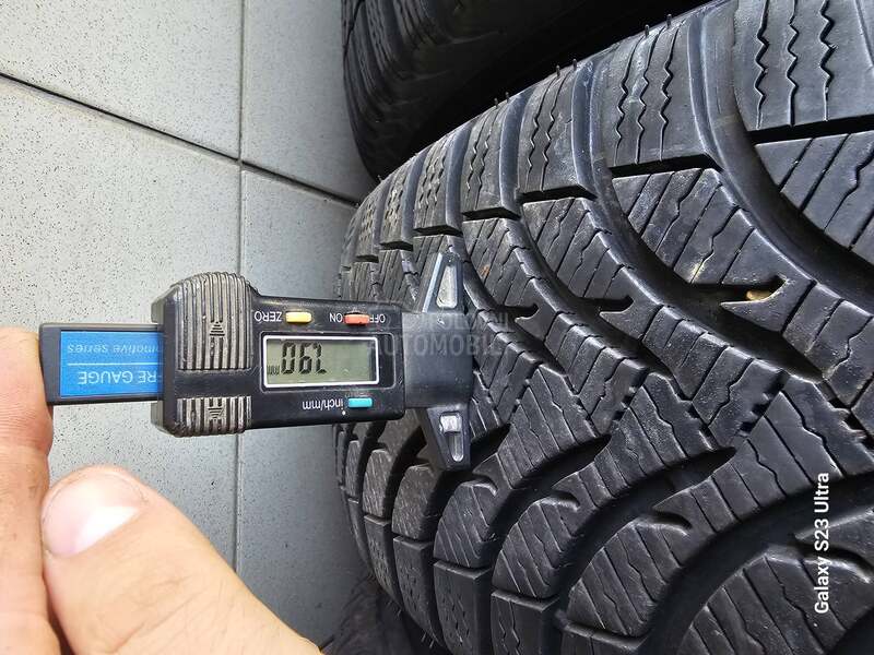 Michelin 215/60 R17 Zimska
