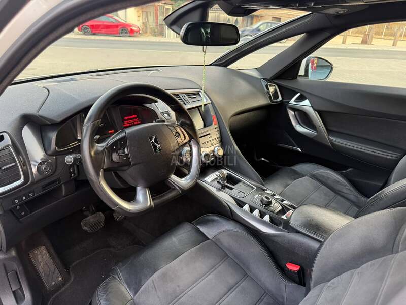 Citroen DS5 1.6e-hdi aut/p.a.n.o