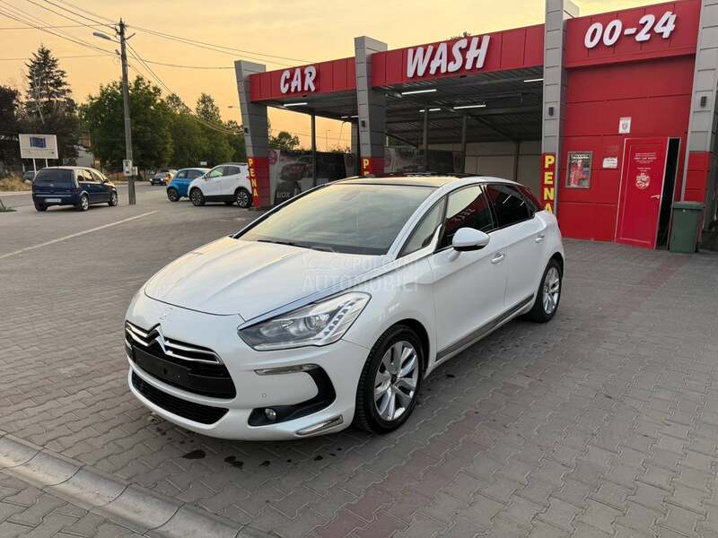 Citroen DS5 1.6e-hdi aut/p.a.n.o