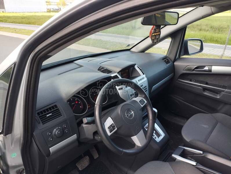 Opel Zafira 