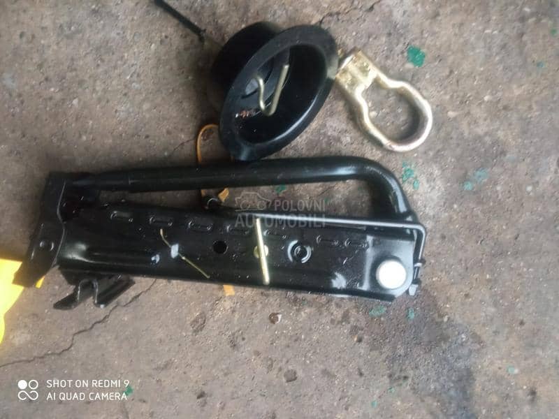 Dizalica kljuc i slepac