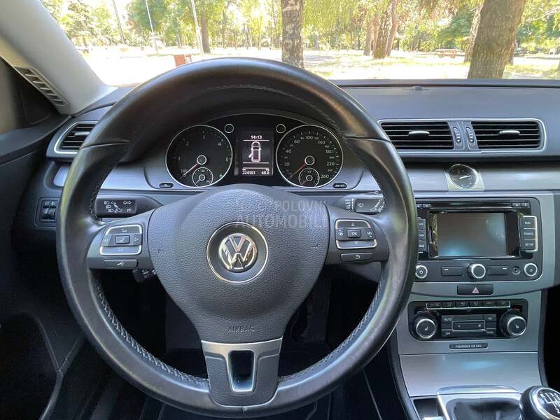 Volkswagen Passat B7 2.0 tdi highline