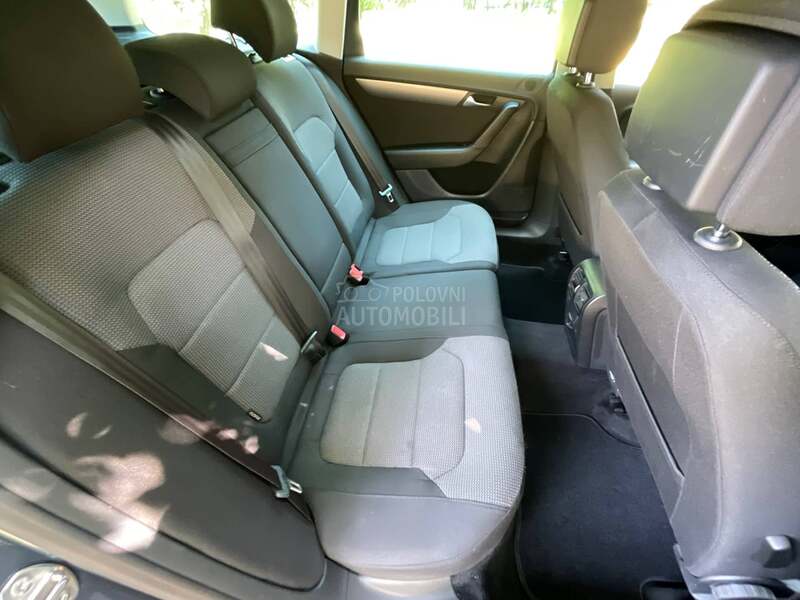Volkswagen Passat B7 2.0 tdi highline