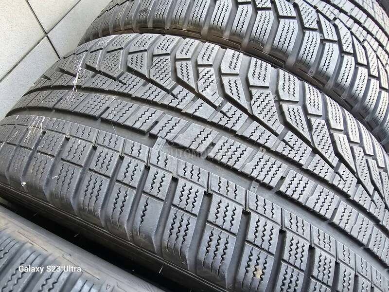 Hankook 235/45 R19 Zimska