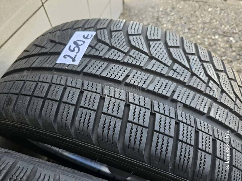 Hankook 235/45 R19 Zimska