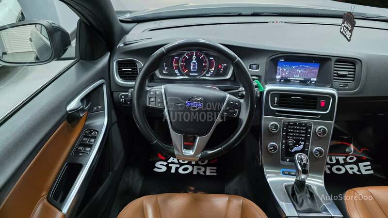 Volvo V60 2.4 Hybrid 25k reg