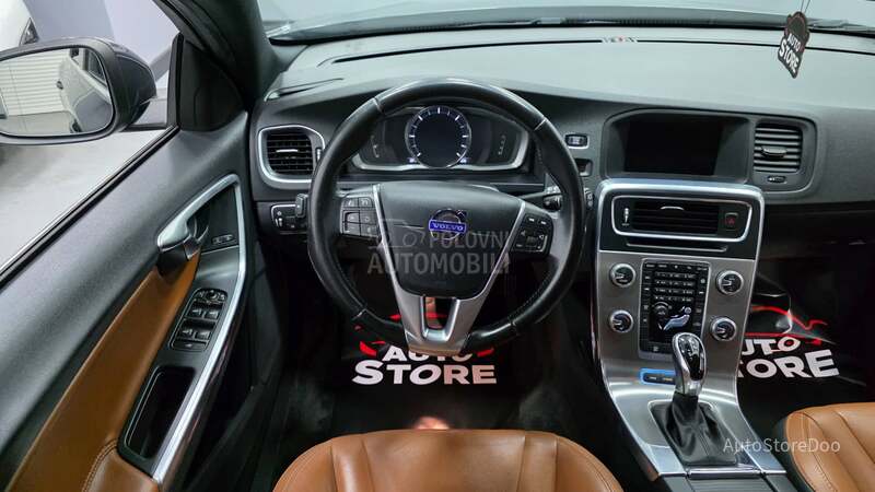 Volvo V60 2.4 Hybrid 25k reg