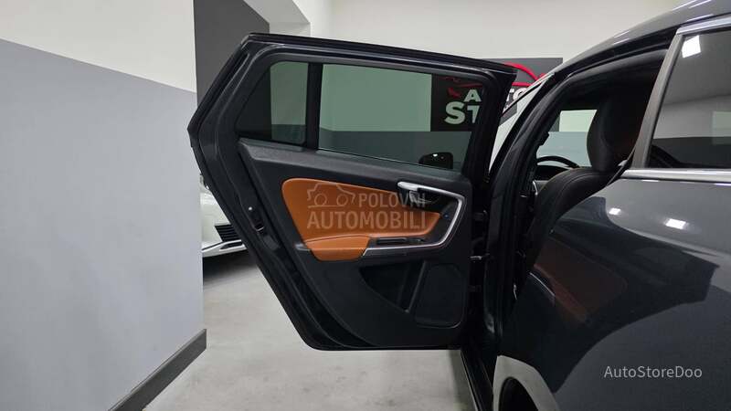 Volvo V60 2.4 Hybrid 25k reg