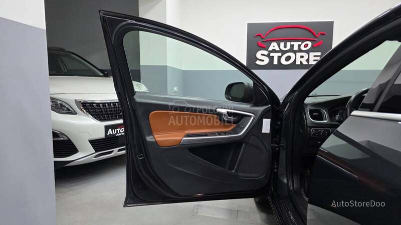 Volvo V60 2.4 Hybrid 25k reg