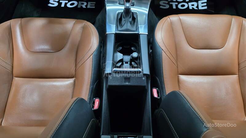 Volvo V60 2.4 Hybrid 25k reg