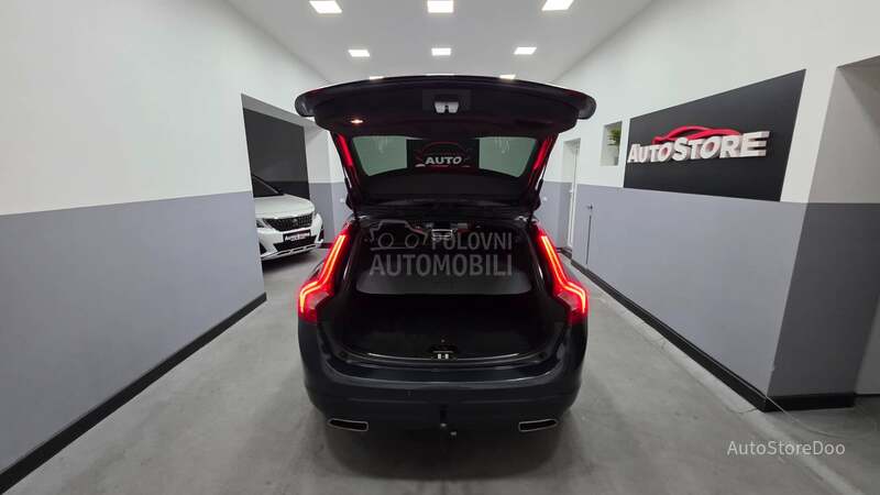Volvo V60 2.4 Hybrid 25k reg
