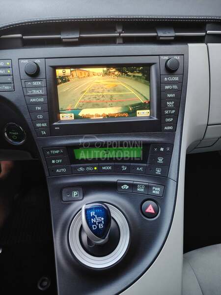 Toyota Prius C H T O P
