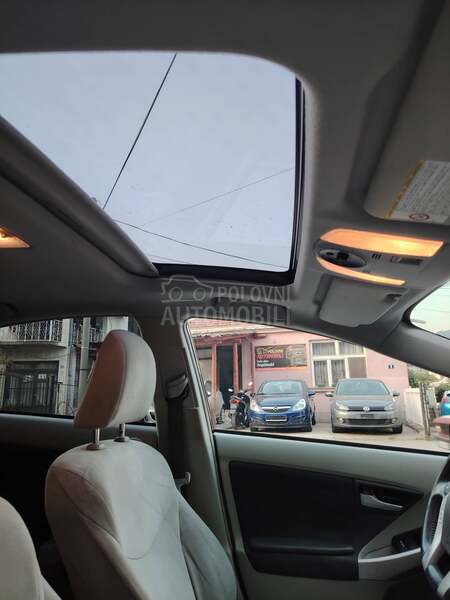 Toyota Prius C H T O P