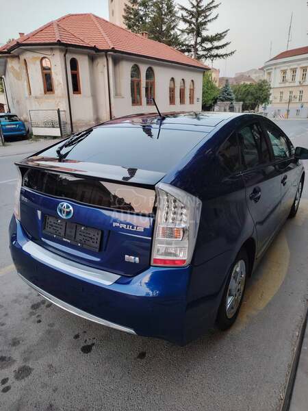 Toyota Prius C H T O P