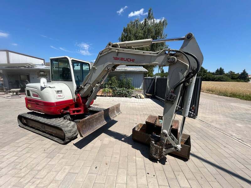 Takeuchi TB 260