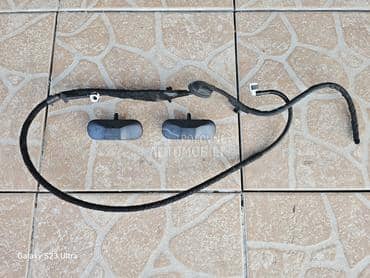 PRSKALICE ZA ŠOFERŠAJBNU za Volkswagen Tiguan od 2015. do 2020. god.