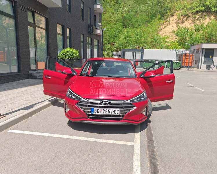 Hyundai Elantra 1.6 MPI Premium