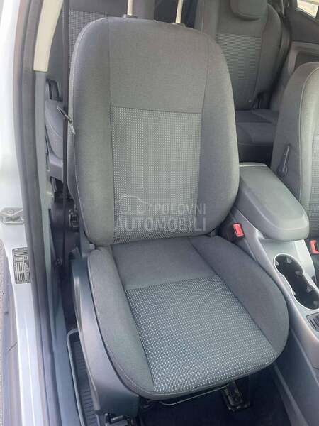 Ford C-Max 1.6 -  7 sedista