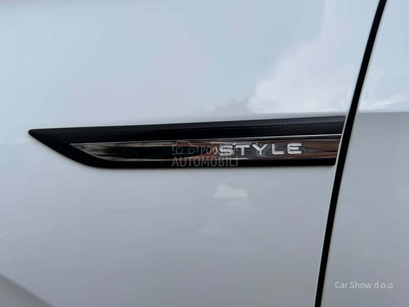 Volkswagen Golf 8 2.0TDI/STYLE