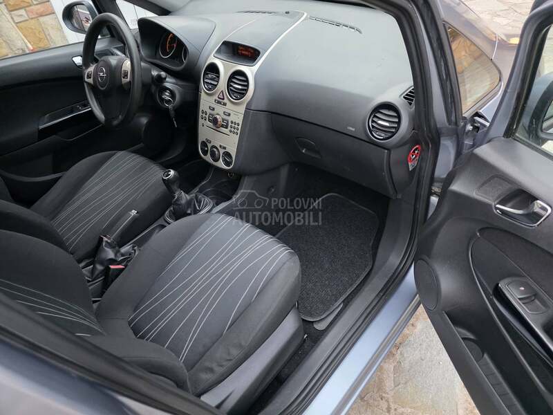 Opel Corsa D 1.2 Svajcarija