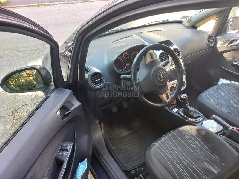 Opel Corsa B 