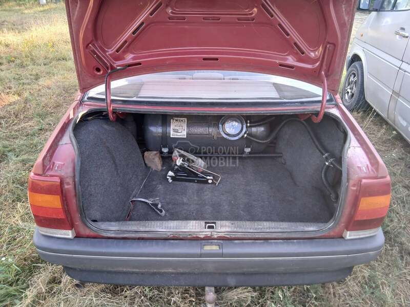 Opel Omega 