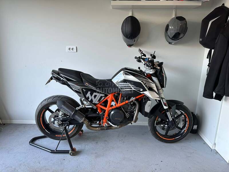 KTM Duke 690