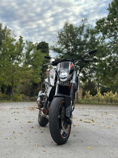 KTM Duke 690