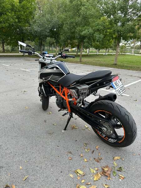 KTM Duke 690