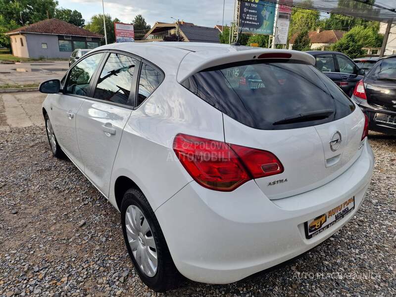 Opel Astra J 1.4 16v 204400