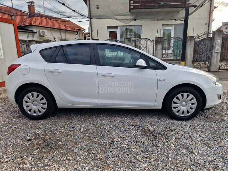 Opel Astra J 1.4 16v 204400