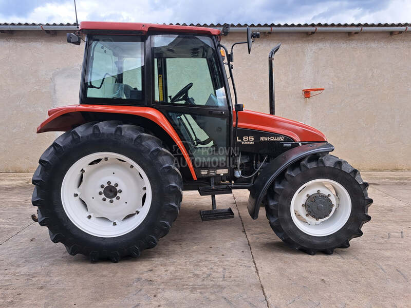 New Holland L 85