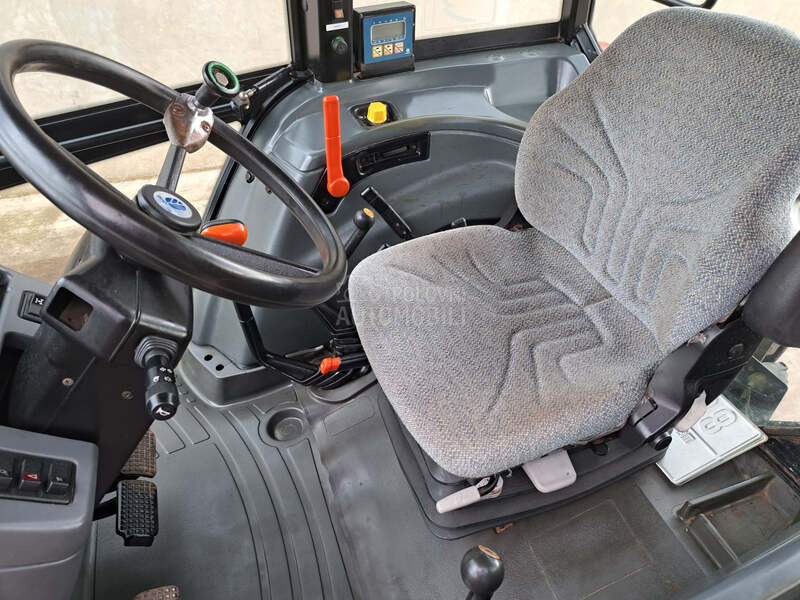 New Holland L 85