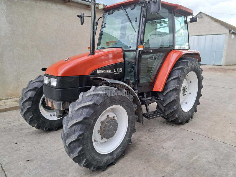 New Holland L 85