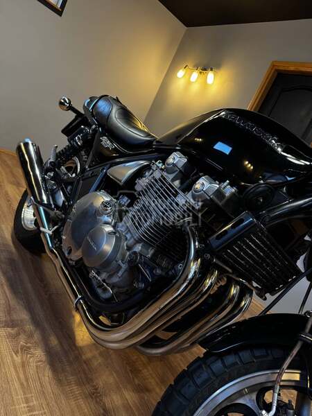Kawasaki Zephyr