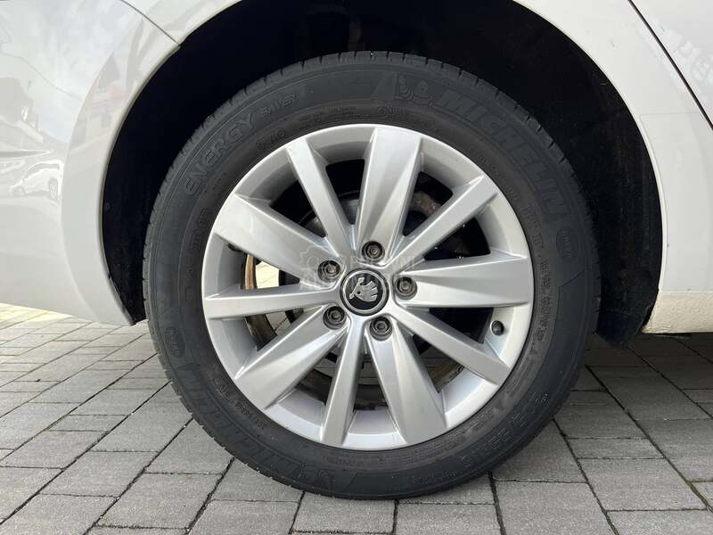 Škoda Octavia 1.6TDI/DSG/NOVA