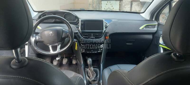 Peugeot 2008 1.6 ehdi urbancross