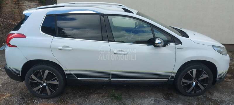 Peugeot 2008 1.6 ehdi urbancross