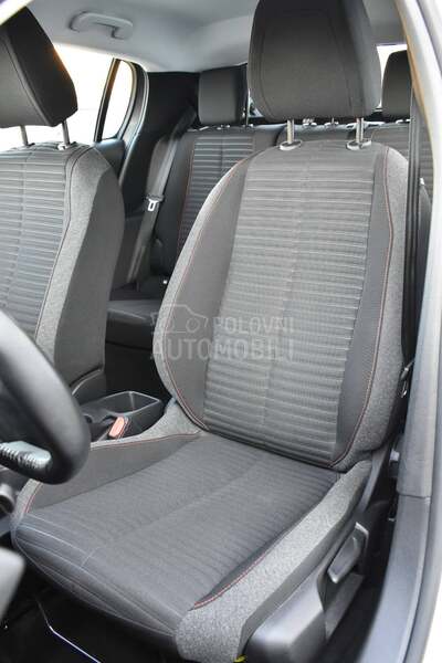 Peugeot 208 1.2 Active MT