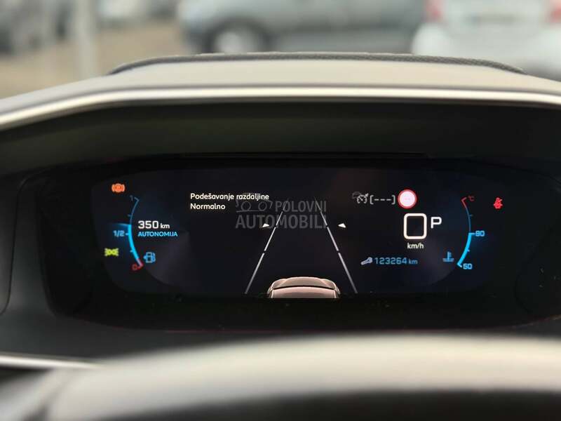Peugeot 208 Alure/Kamera/Virtual
