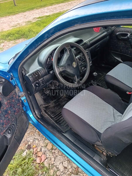 Opel Corsa B 1.0