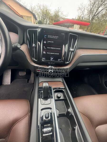 Volvo XC60 B4 197ps koza nov