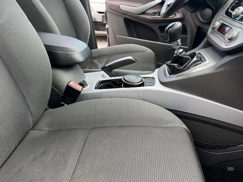 Ford Kuga 2.0 TDCI T O P