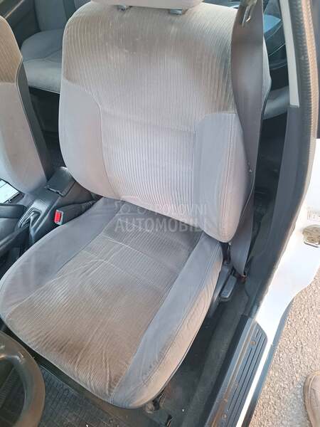 Mazda 323 f