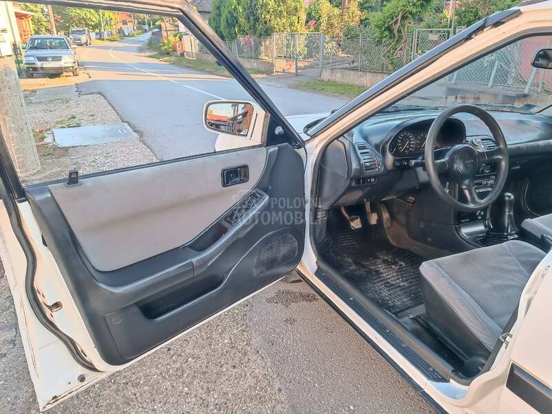 Mazda 323 f