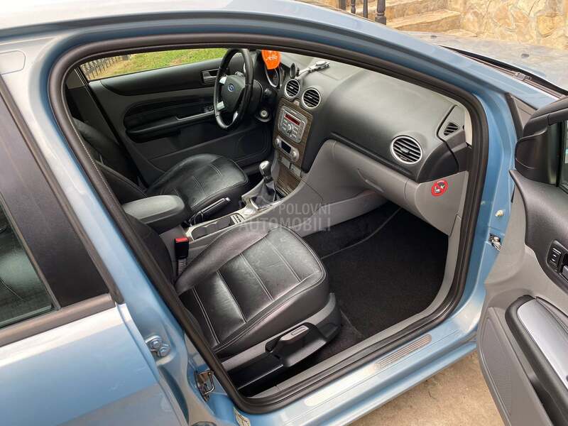 Ford Focus Ghia
