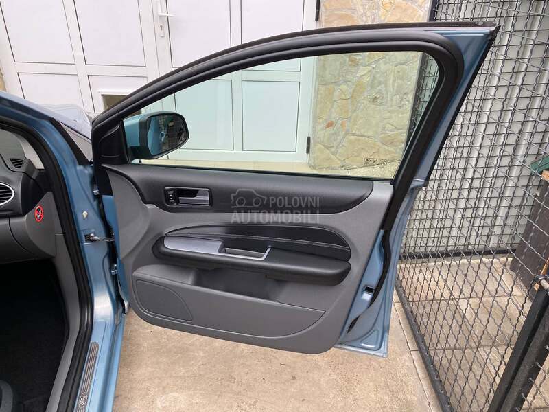 Ford Focus Ghia